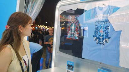 Berita Foto: Botol dan Galon Terbuat dari Daur Ulang Plastik PET