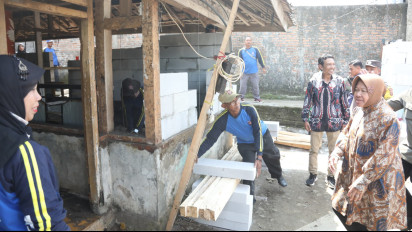 Dapat Bedah Rumah dan Warung dari Mensos Risma, Lansia Kaget  Prosesnya Cuma 1 Jam