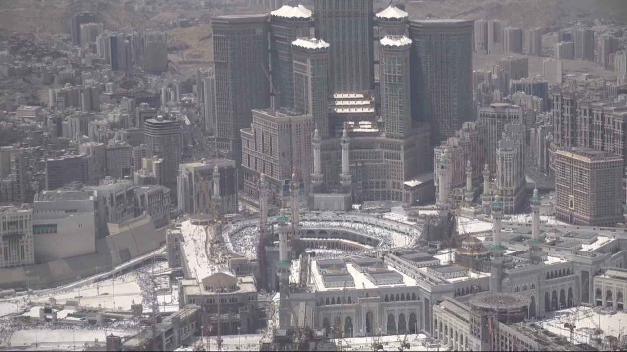 Melihat Keindahan Masjidil Haram dari Udara
            - galeri foto