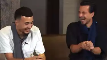 Reaksi kocak dua bintang Timnas Indonesia, Thom Haye dan Ivar Jenner saat mencoba lumpia. Source: YouTube Indosat Oredo