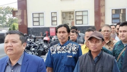 Orang Tua Terpidana Kasus Vina Menangis Usai Diperiksa Polisi, Teringat Dugaan Kekerasan yang Dilakukan Penyidik pada Anaknya