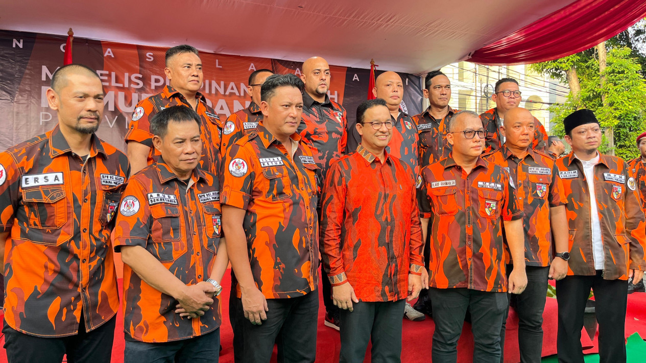 Resmi Jadi Anggota, Anies Sambangi Markas Pemuda Pancasila, Laporan Maju Pilgub Jakarta 2024
            - galeri foto