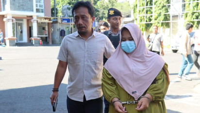 Ibu Muda di Pamekasan Ditangkap Polisi Usai Curi Emas Seberat 50 Gram