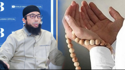Usai Tahiyat Akhir Lalu Ucap Salam saat Shalat Subuh Jangan Cepat Ubah Posisi Duduk, Kata Ustaz Khalid Basalamah Baca Dzikir ini Supaya...