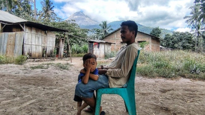 Anak-anak di Kaki Gunung Lewotobi Mulai Terserang Penyakit kulit