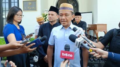Melayat ke Rumah Duka Mantan Menteri BUMN Tanri Abeng, Bahlil Lahadalia Kenang Almarhum Sebagai Manajer Rp1 Miliar