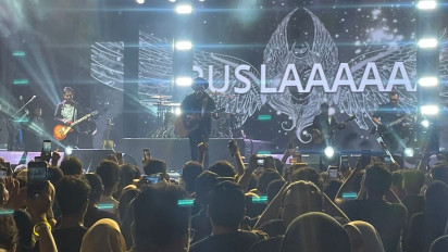 Band Padi Berikan Hal Terindah untuk Para Perempuan di Reuni Akbar Alumni UIN SAIZU