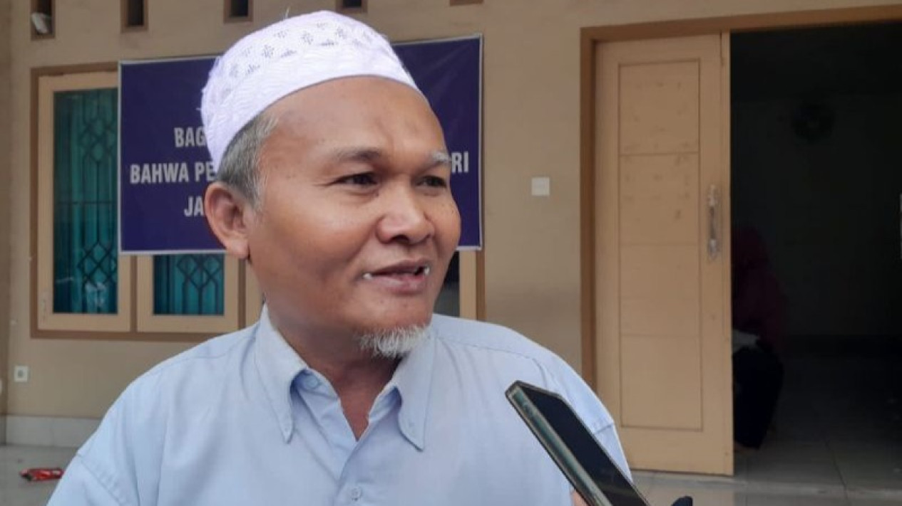 Ponpes Al-Aziziyah Bantah Kasus Penganiayaan Santriwati, Korban Sakit Gara-gara Tusuk Jerawat Pakai Jarum Pentul Berkarat..
            - galeri foto