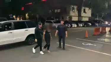 Anak perempuan pelaku pembunuhan ayah kandungnya digiring ke Mapolda Metro Jaya