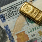 Emas Dunia Meledak Jelang Akhir Pekan, Investor Berbondong-bondong Cari Aman