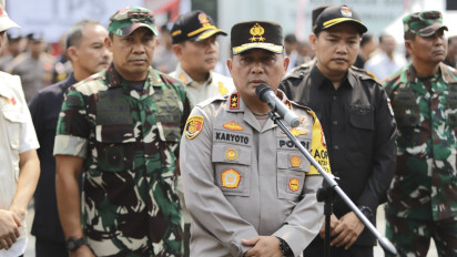 Berantas Judi Online di Internal, Kapolda Metro Jaya Razia Handphone Anggota