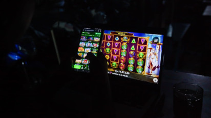 Pinjol dan Judi Online Jadi Anak Haram Keuangan Digital, OJK Ungkap Peran Penting Ibu dan Perempuan Sebagai Benteng Keluarga