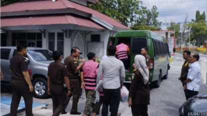 Dua Tersangka Korupsi Bansos Diserahkan ke Kejari Dumai, Proses Peradilan Segera Berjalan Seusai Rugikan Negara Hampir Rp1 M