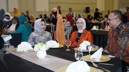 Diana Dewi Raih Penghargaan pada Indonesia Inspiring Women Award 2024