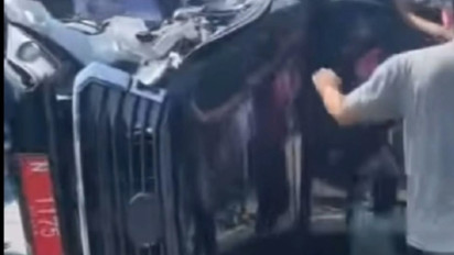 Mobil Diskominfo Kabupaten Malang Terlibat Kecelakaan Adu Banteng di Kepanjen Malang, Dua Terluka