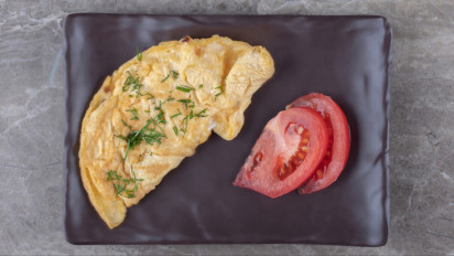 Ide Masak Mudah dan Praktis di Rumah untuk Hidangan Keluarga, Intip Resep Crispy Omelette ala Chef Devina Hermawan