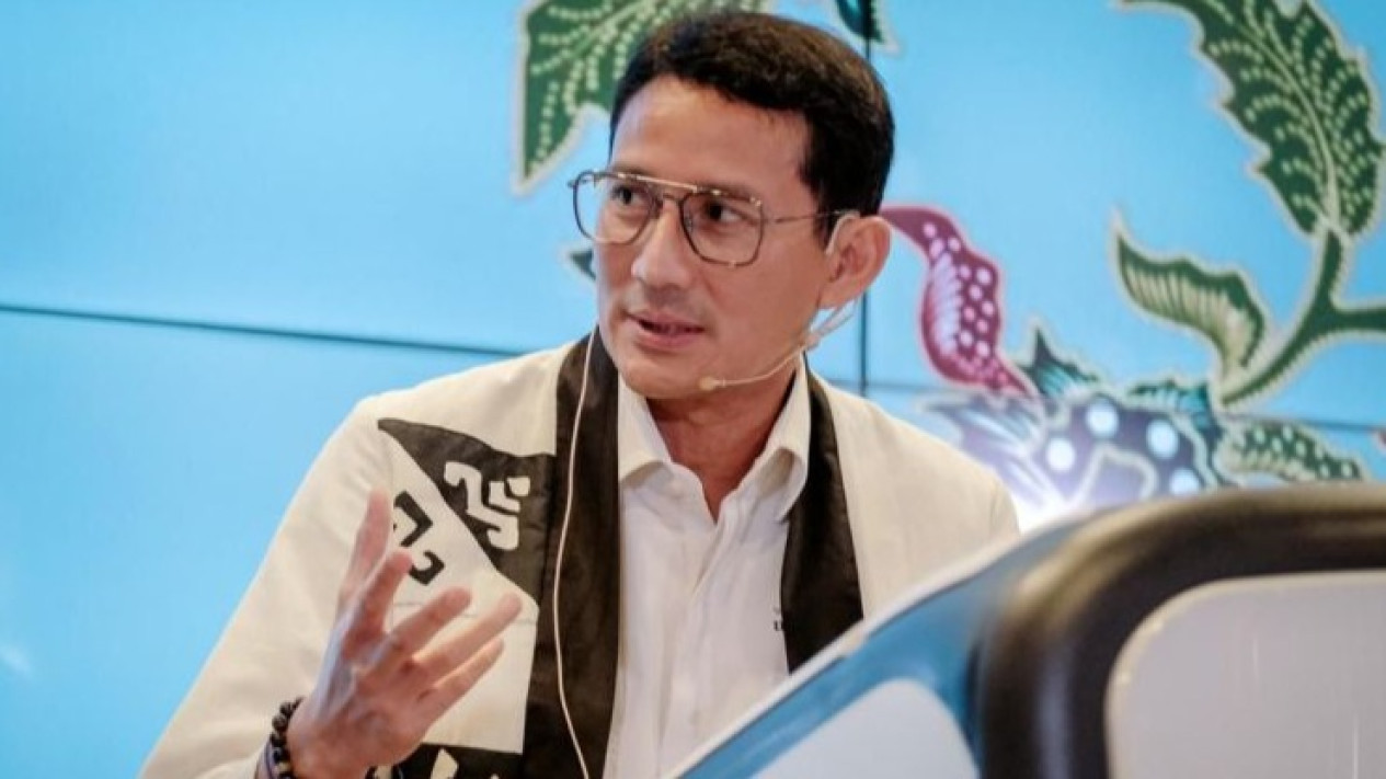 Harga Tiket Pesawat Domestik Mahal, Sandiaga Uno Janji Carikan Solusi: Butuh Koordinasi 4 Kementerian dan Maskapai Penerbangan
            - galeri foto