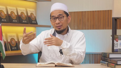 Memangnya Boleh Perempuan Salat Berjamaah di Masjid? Ustaz Adi Hidayat Tegas Bilang Begini, Sebaiknya Lakukan…