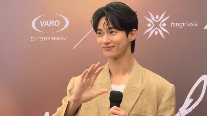 Byeon Woo Seok Gagal Romantis, Payung Kuning Terbalik Saat Reka Adegan Lovey Runner Bikin Fans Tertawa