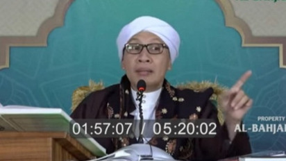 Shalat Tidak di Awal Waktu karena Tuntutan Pekerjaan, Apakah Berdosa? Buya Yahya Jawab Tegas, Ternyata Jika Seperti Itu Hukumnya...