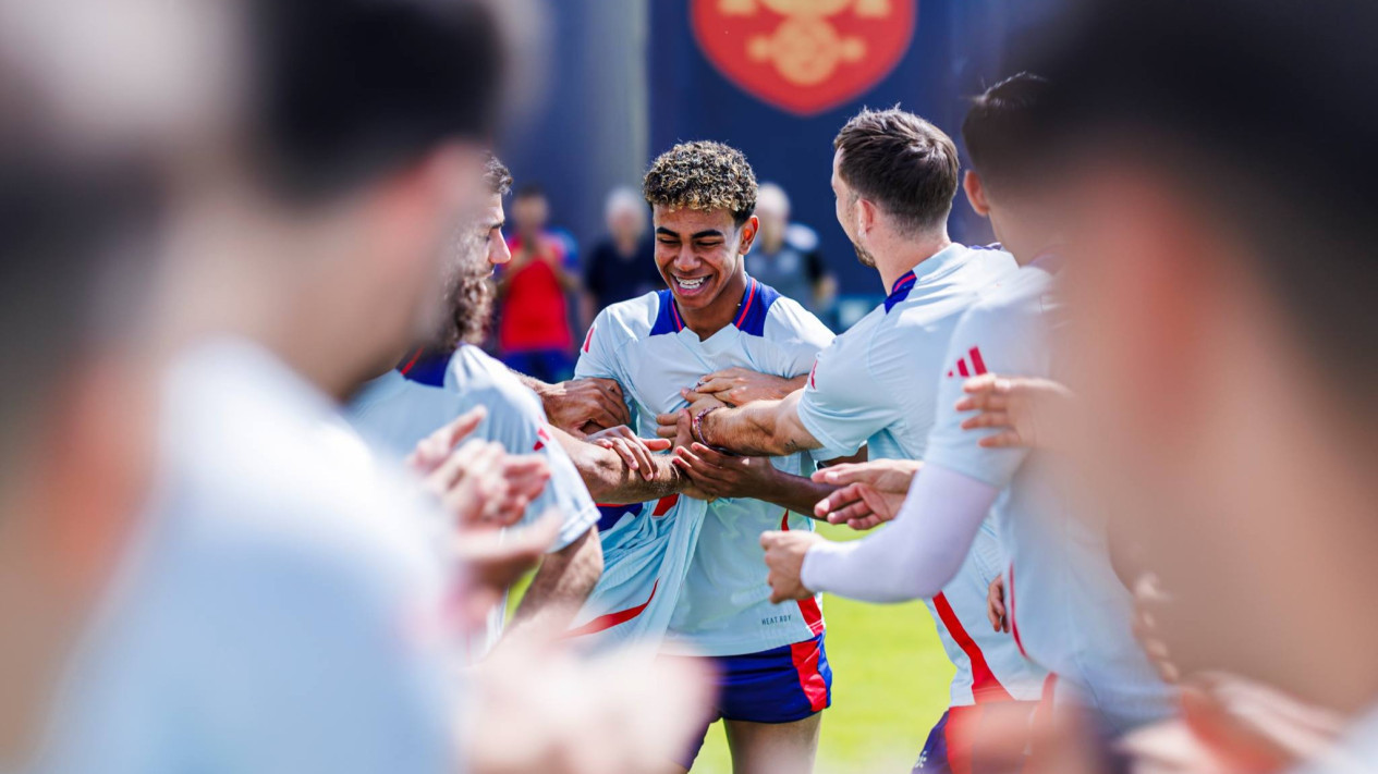 Bela Spanyol di Euro 2024, Lamine Yamal Lulus Ujian Sekolah
            - galeri foto