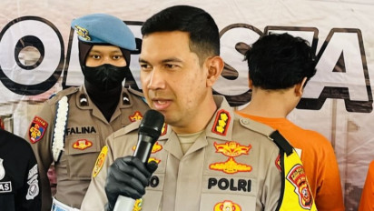 Polresta Bogor Kota, meringkus dua orang kakek yang diduga mencabuli anak-anak di Gang Pasama, Kelurahan Ciwaringin, Kota Bogor.