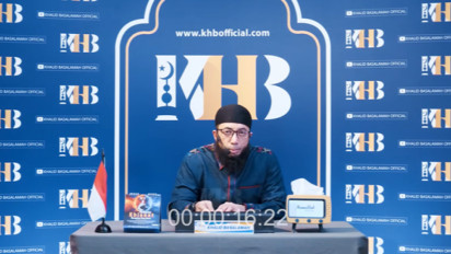 Istri Minta Semua Gaji Suami, Boleh atau Tidak? UStaz Khalid Basalamah Tegaskan Itu Hukumnya...