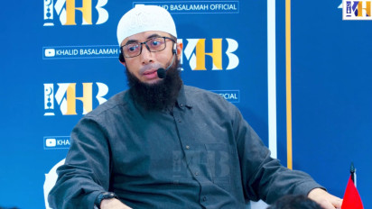 Memang Boleh Seorang Istri Mengambil Semua Gaji Suami, Bagaimana Pandangan Islam? Ustaz Khalid Basalamah Bilang…