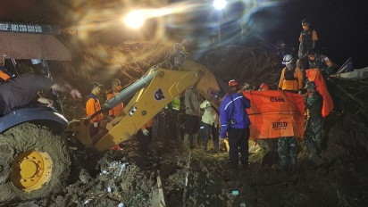 Dua Korban Tertimbun Longsor di Blitar Ditemukan Meninggal Dunia, Satu Korban dalam Pencarian