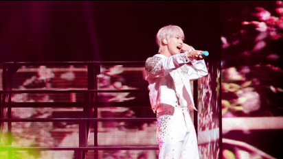 Dijual Mulai Hari Ini, Doyoung Sapa Penggemar Jelang Konser Solo di Jakarta