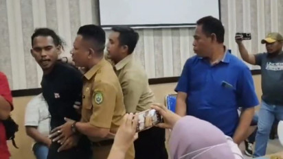 Ajudan Bupati Halbar Diduga Pukul Warga saat Dengar Pendapat Kelangkaan BBM