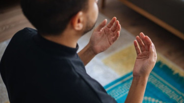 Ada Masalah? Jangan Curhat Tapi Berdoalah, Ini Dalilnya