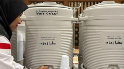 Doa Minum Air Zamzam, Ternyata Salah Satunya Permohonan Kelimpahan Rezeki