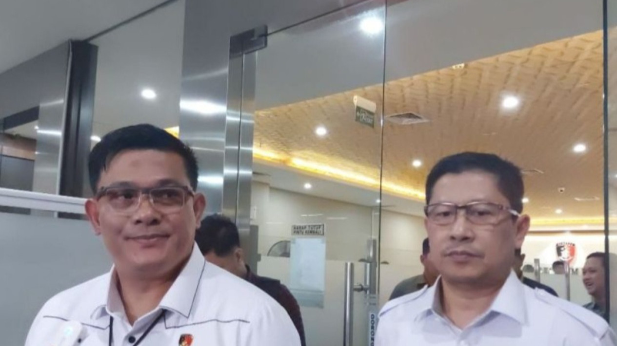 Bareskrim Minta Klarifikasi Mantan Gubernur Riau Usut Dugaan Korupsi
            - galeri foto