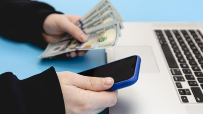 Utang Pinjol Warga RI Nyaris Rp100 Triliun, Risiko Gagal Bayar Naik