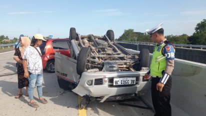 Kecelakaan di Jalan Tol Nganjuk, Dua Mini Bus Bertabrakan hingga Terbalik, Dua Orang Luka