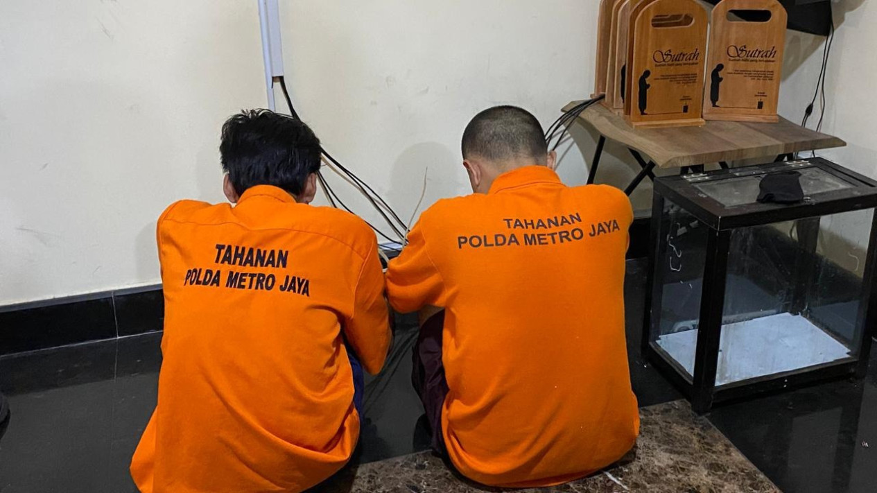 Niat Hati Hindari Kejaran Polisi Usai Viral, Jambret di CFD Sempat 'Nyamar' Jadi Topeng Monyet Sampai ke Sukabumi
            - galeri foto