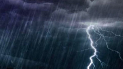 Hujan di Malam Jumat, Ustaz Adi Hidayat Sarankan Lekas Tampung Air yang Turun dari Langit dan Baca Surat-surat Ini: Bukan Khurafat