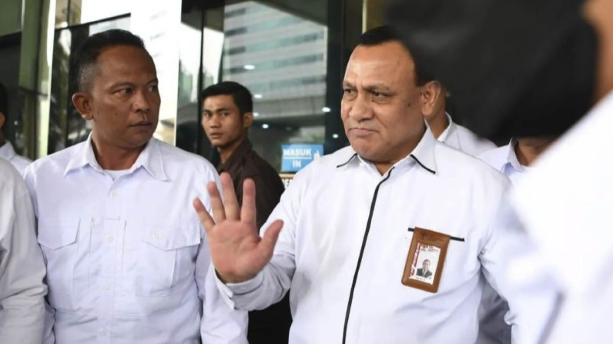 Firli Bahuri Dicekal, Pengacara: Kita Ikuti Prosesnya Terkait Pencekalan
            - galeri foto