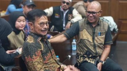 SYL 'Merengek' Minta Dibebaskan dari Tuntutan Pidana 12 Tahun Penjara