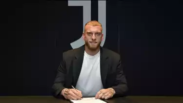 Michele Di Gregorio resmi gabung Juventus