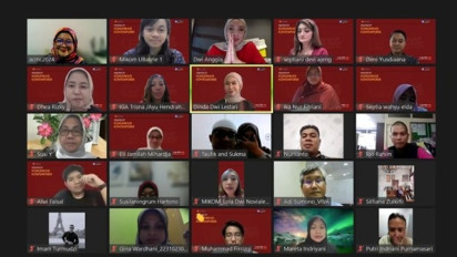 MIkom Batch 4 Universitas Bakrie Selenggarakan Webinar Perspektif Komunikasi  Kontemporer