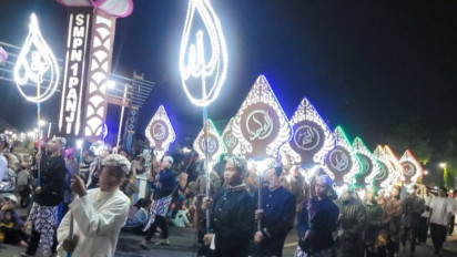 Ribuan Pelajar Situbondo Ikuti Pawai Lampion Peringati 1 Muharram