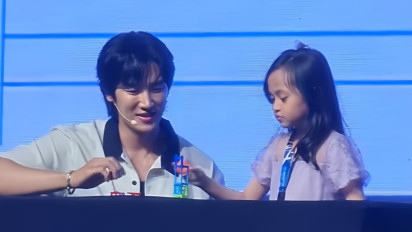 Keseruan Fanmeeting Hello di Jakarta, Ahn Bo Hyun Ajak Fans Karaokean hingga Main Games Bareng Penggemar Cilik