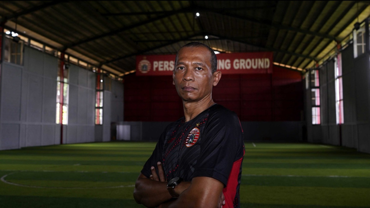 Kembali ke Persija Jakarta Sebagai Pelatih, Hendro Kartiko Emban Misi Ciptakan Kiper Modern
            - galeri foto
