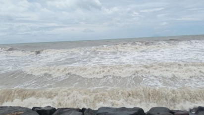 Ada Kabar Buruk, Masyarakat Diminta Hindari Pesisir Pantai Selatan Banten Hingga Tunda Aktivitas