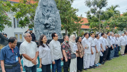 Dekan FK Unair Ajukan Klarifikasi ke Rektor Atas Surat Keputusan Pemberhentian Dirinya