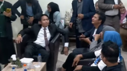 Pegi Setiawan Akhirnya Keluar Penjara Malam Ini Seusai Praperadilan Penetapan Tersangka Kasus Vina, Begini Situasi di Polda Jabar
