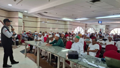 Jemaah haji diimbau agar menerapkan hidup sehat guna terhindar dari berbagai penyakit, khususnya penyakit jantung, hipertensi dan gula.
