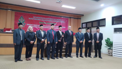 Pertahankan Disertasi Sistem Perwakilan dalam UUD 1945 yang Harus Diamandemen, Ismail Marzuki Raih Gelar Doktor